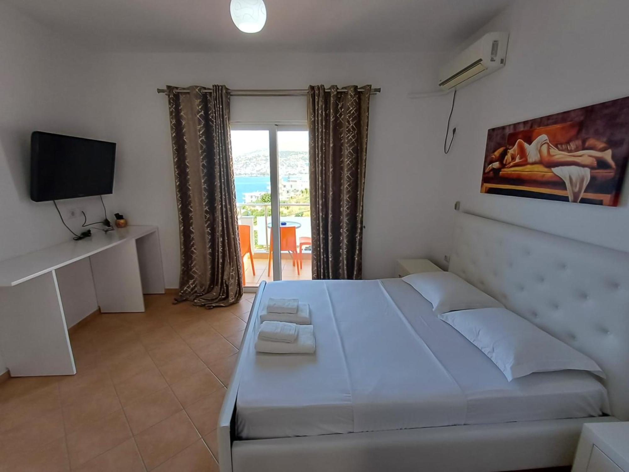 Hotel Sherifi Sarandë Esterno foto