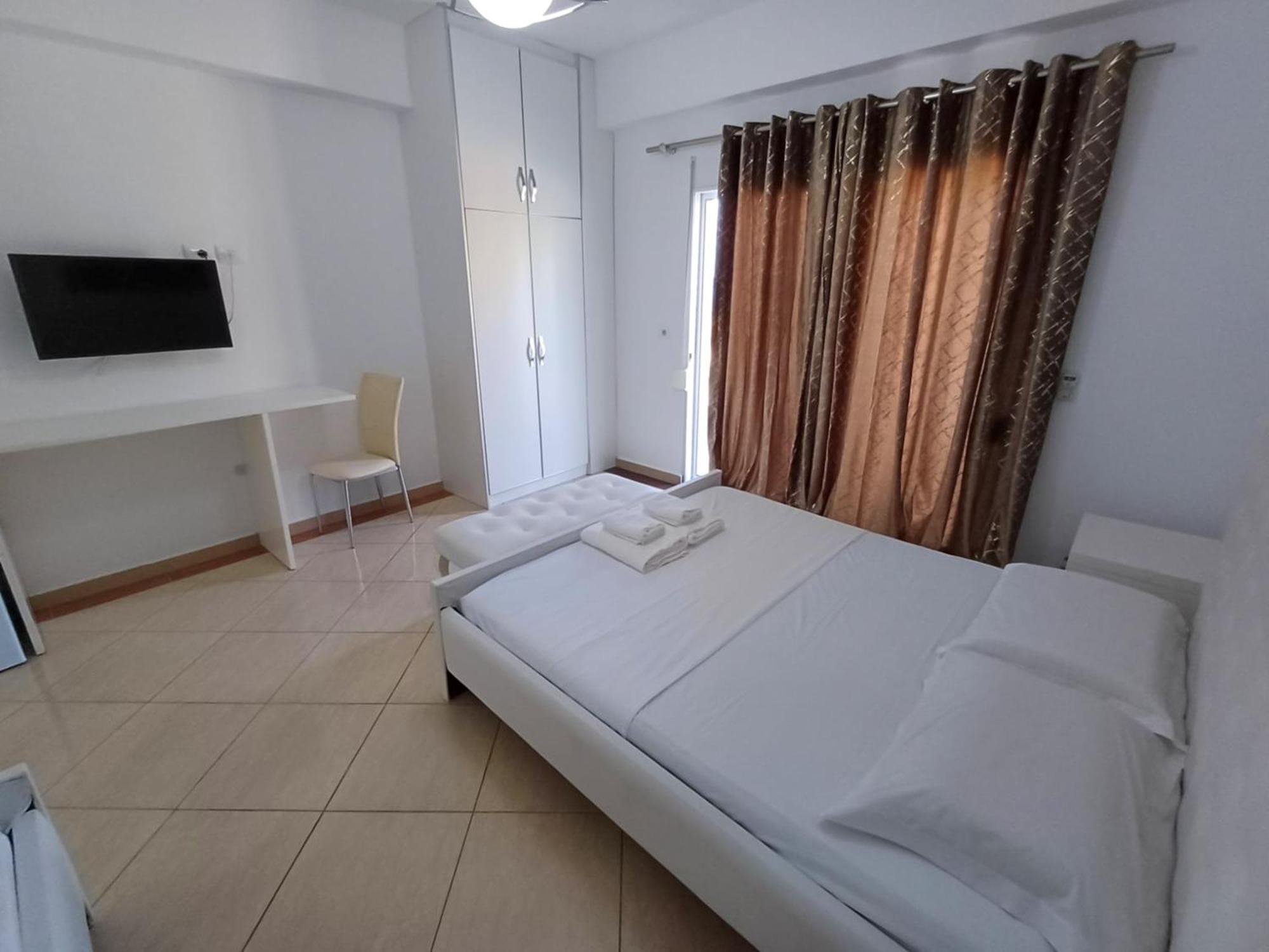 Hotel Sherifi Sarandë Esterno foto