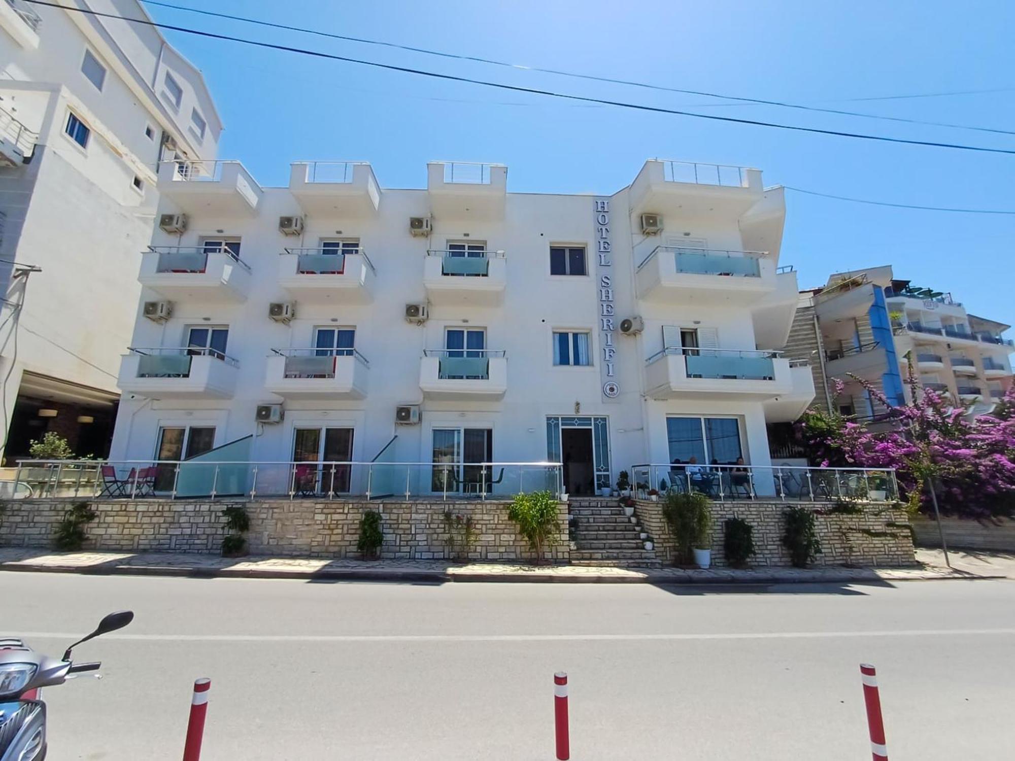 Hotel Sherifi Sarandë Esterno foto