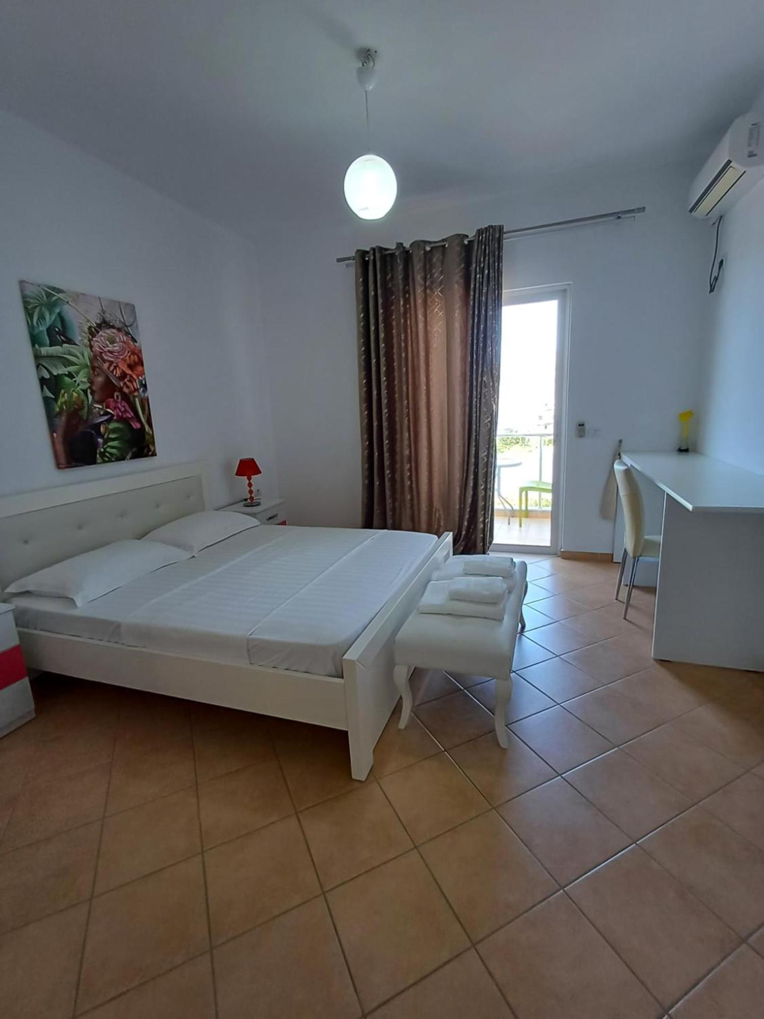 Hotel Sherifi Sarandë Esterno foto