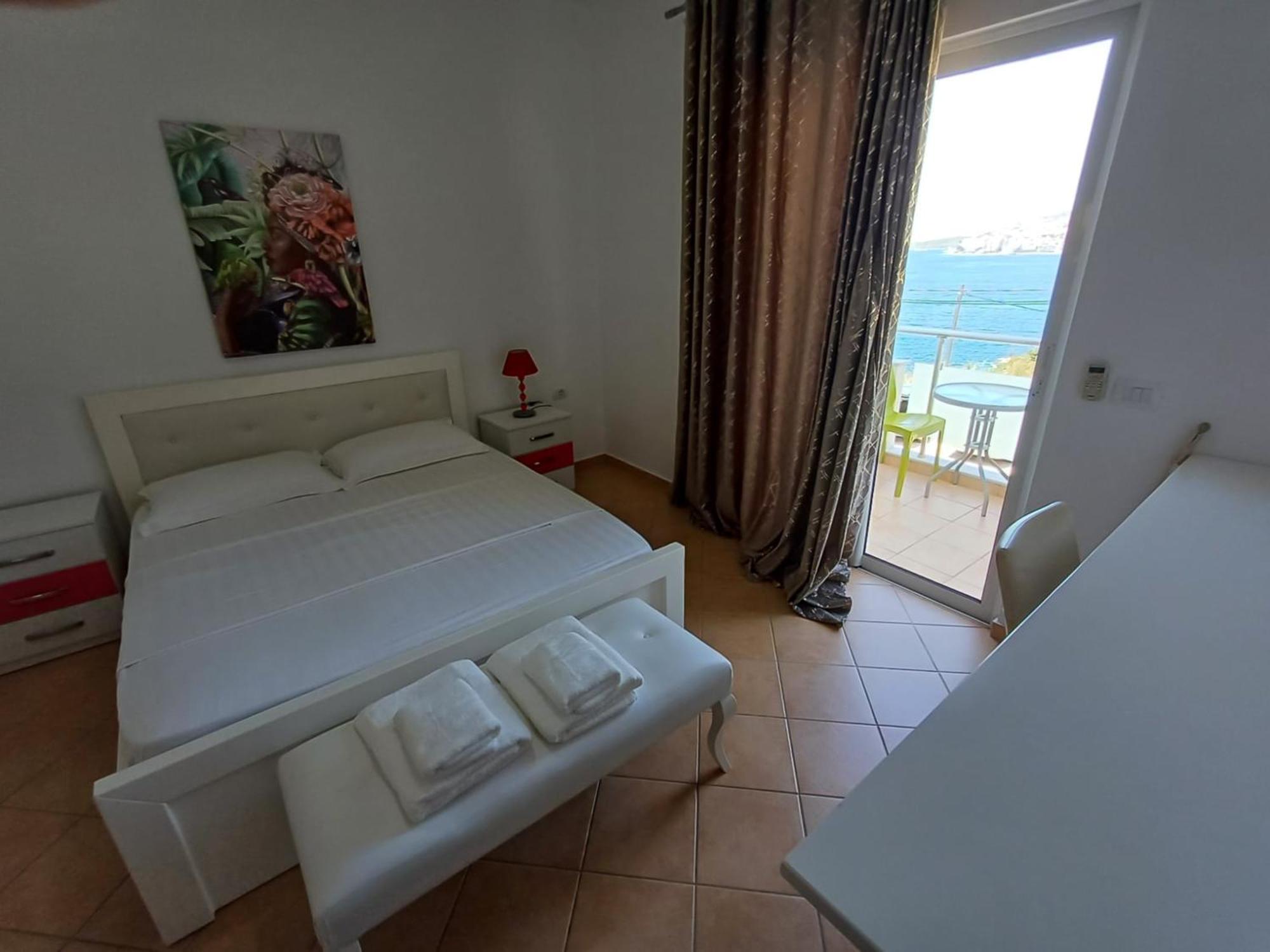 Hotel Sherifi Sarandë Esterno foto