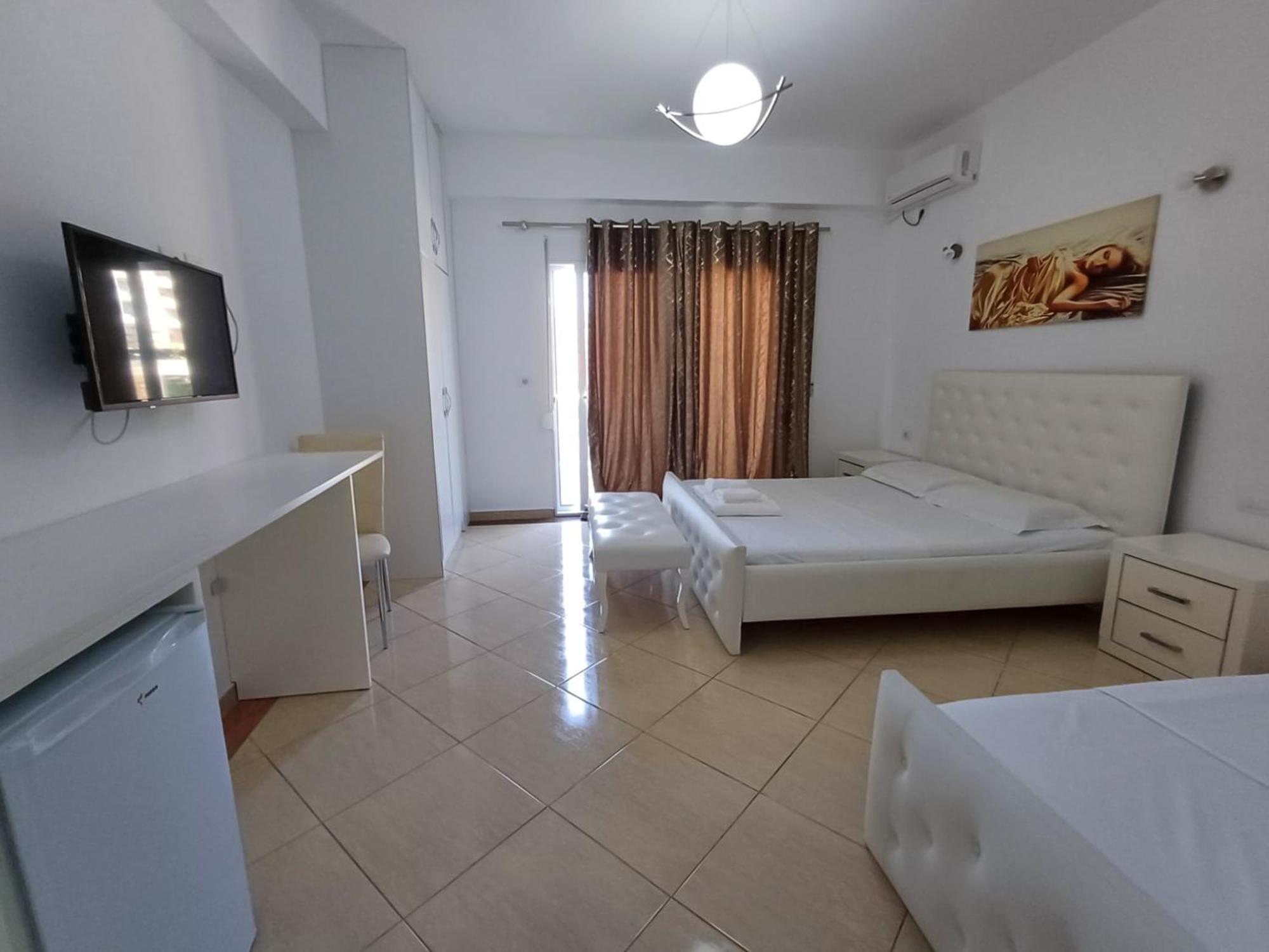 Hotel Sherifi Sarandë Esterno foto