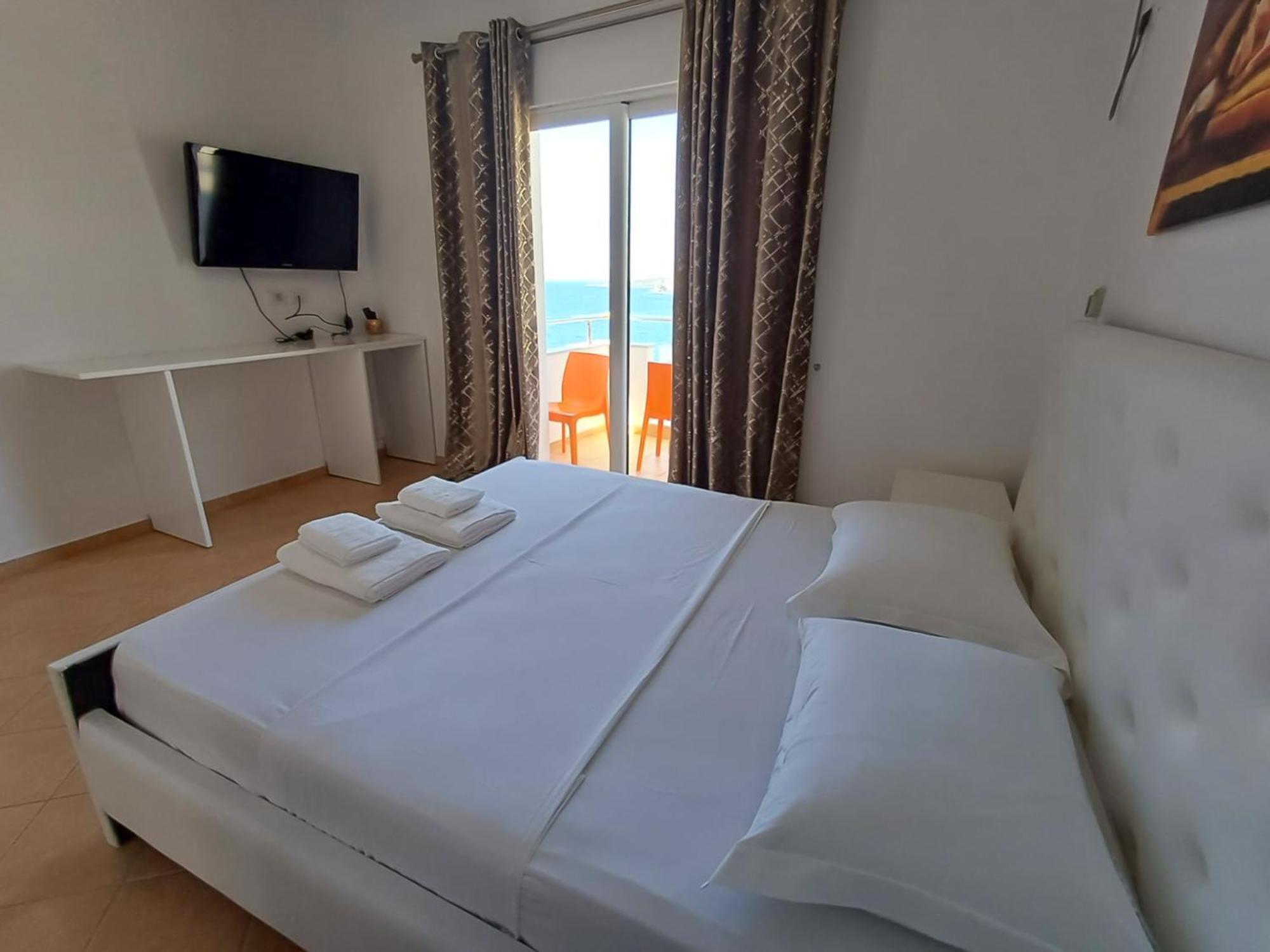 Hotel Sherifi Sarandë Esterno foto