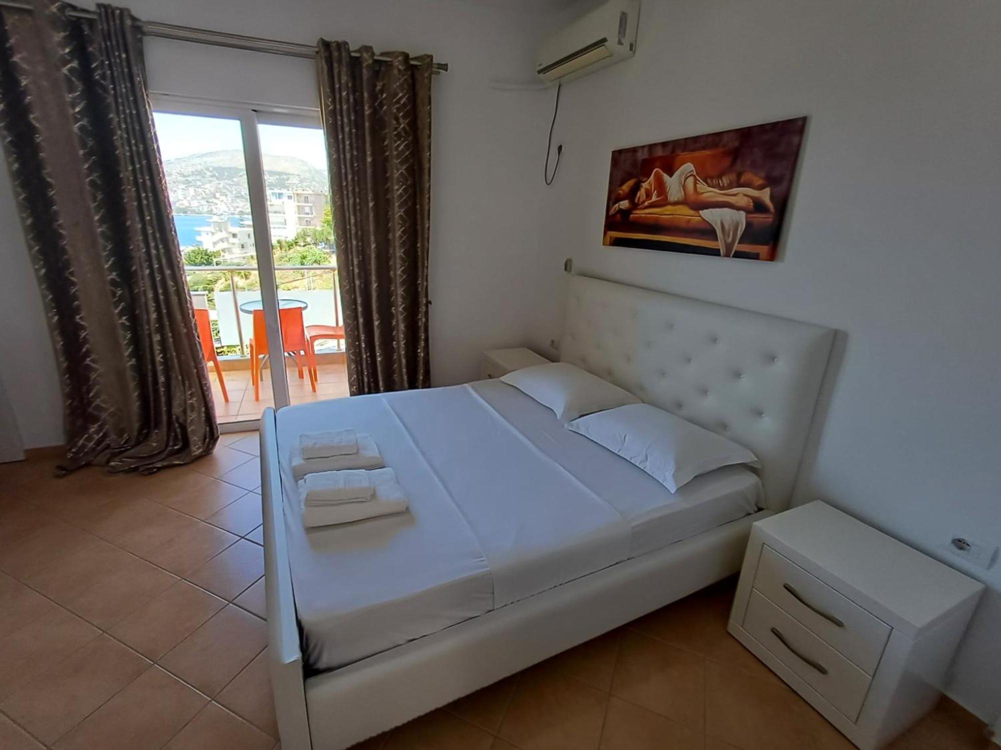 Hotel Sherifi Sarandë Esterno foto