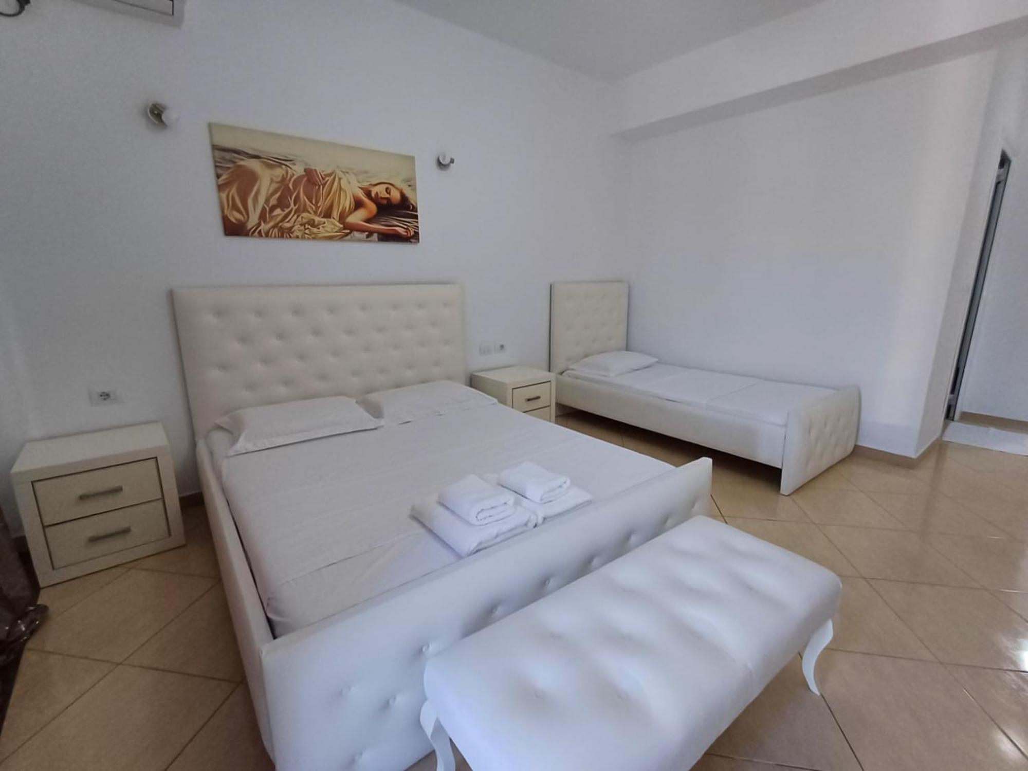 Hotel Sherifi Sarandë Esterno foto