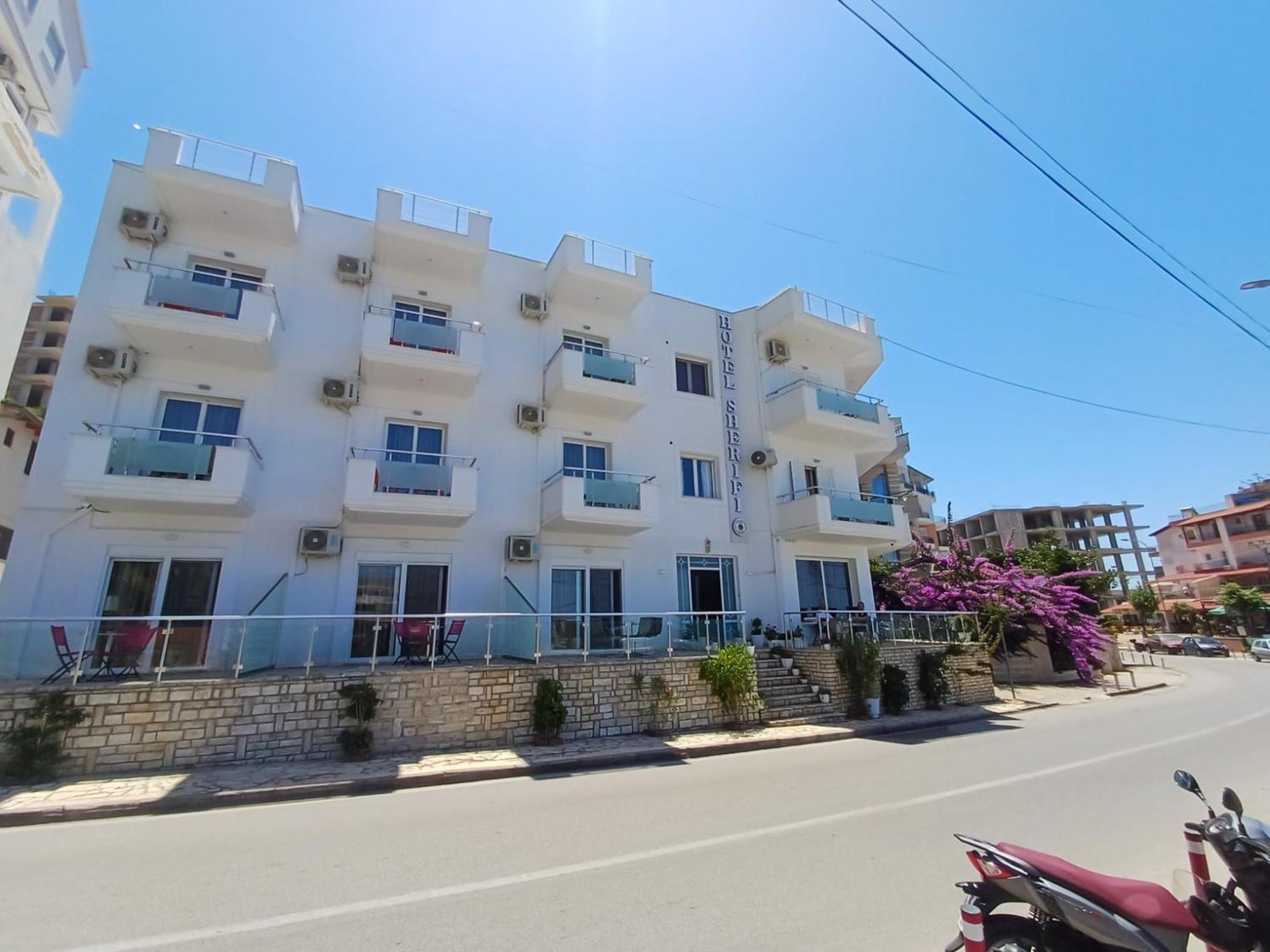 Hotel Sherifi Sarandë Esterno foto