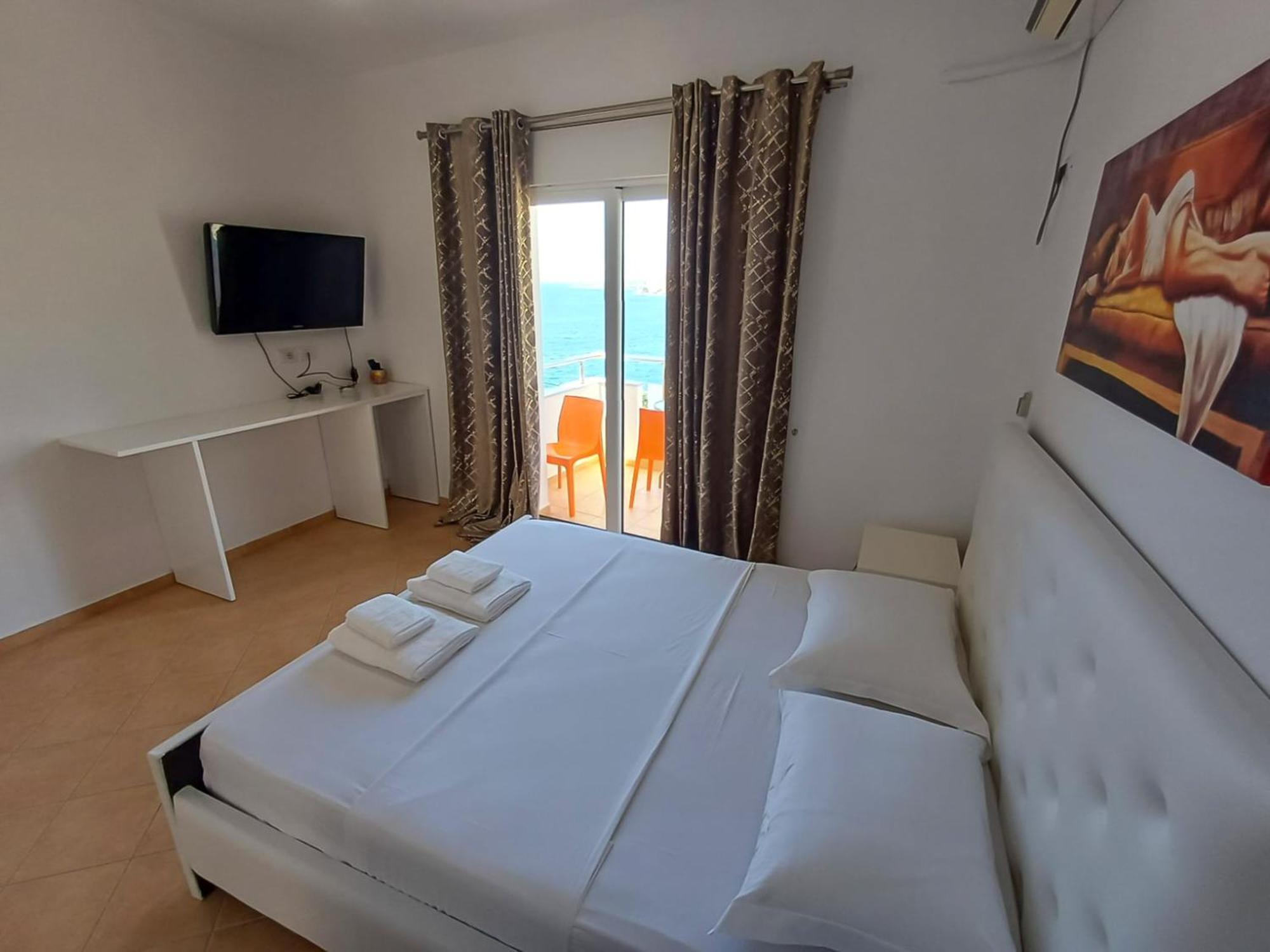 Hotel Sherifi Sarandë Esterno foto