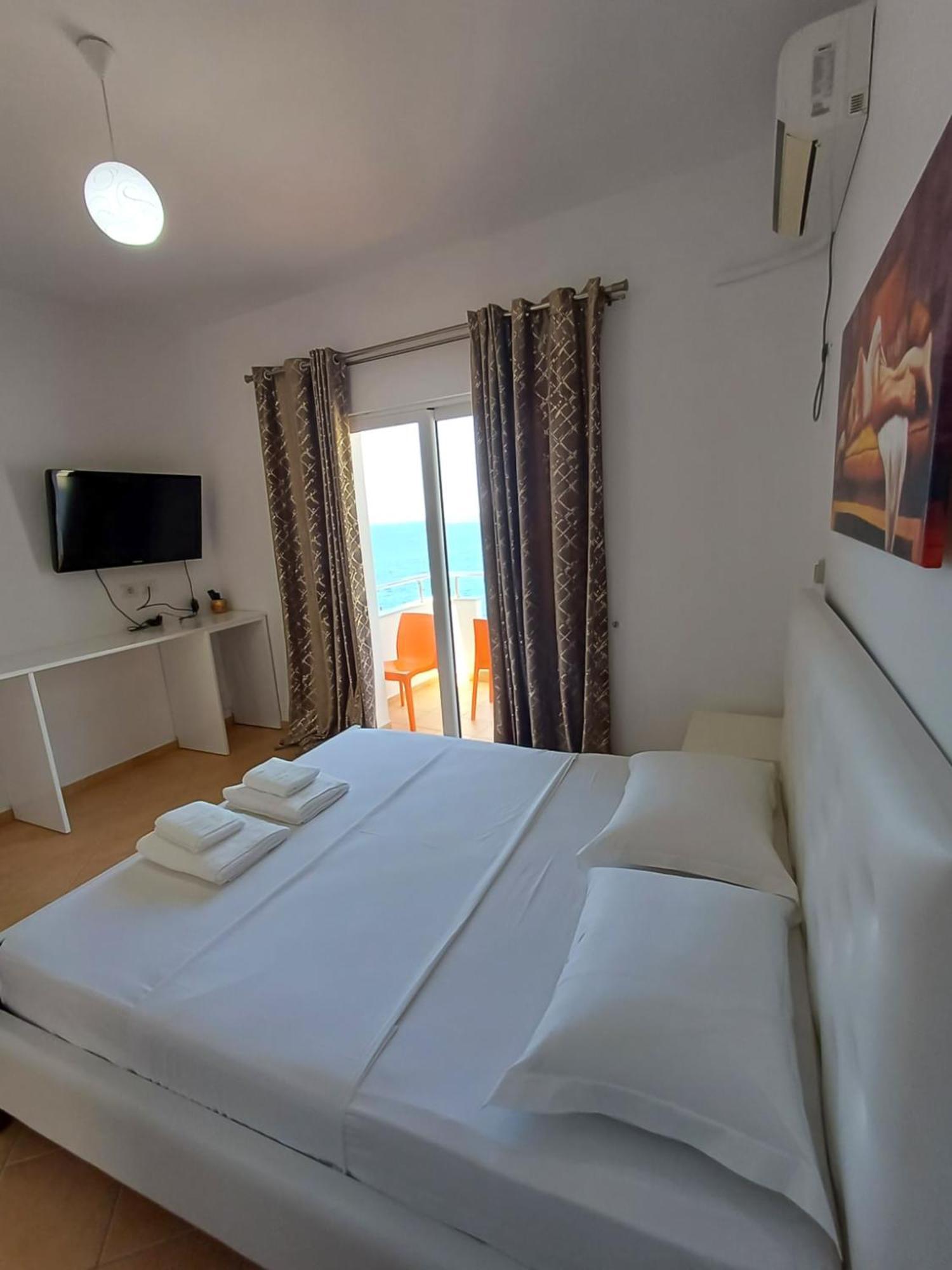Hotel Sherifi Sarandë Esterno foto