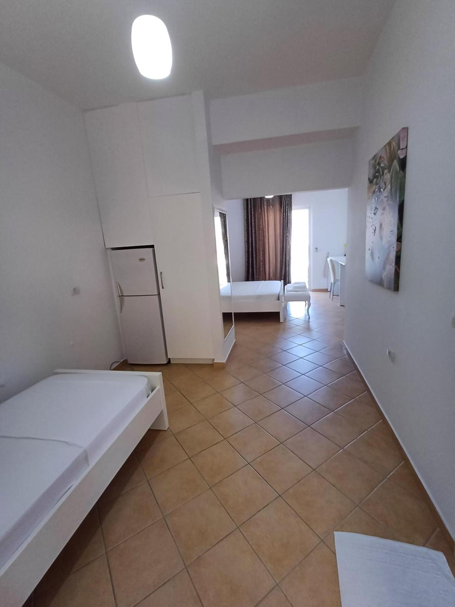 Hotel Sherifi Sarandë Esterno foto