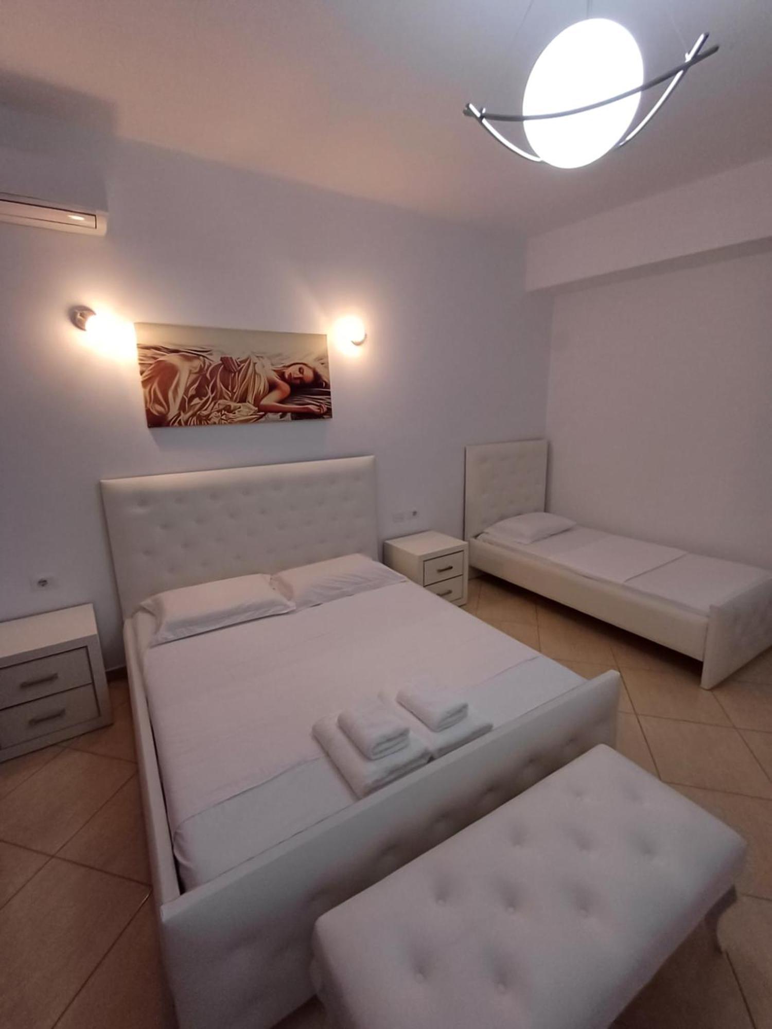 Hotel Sherifi Sarandë Esterno foto