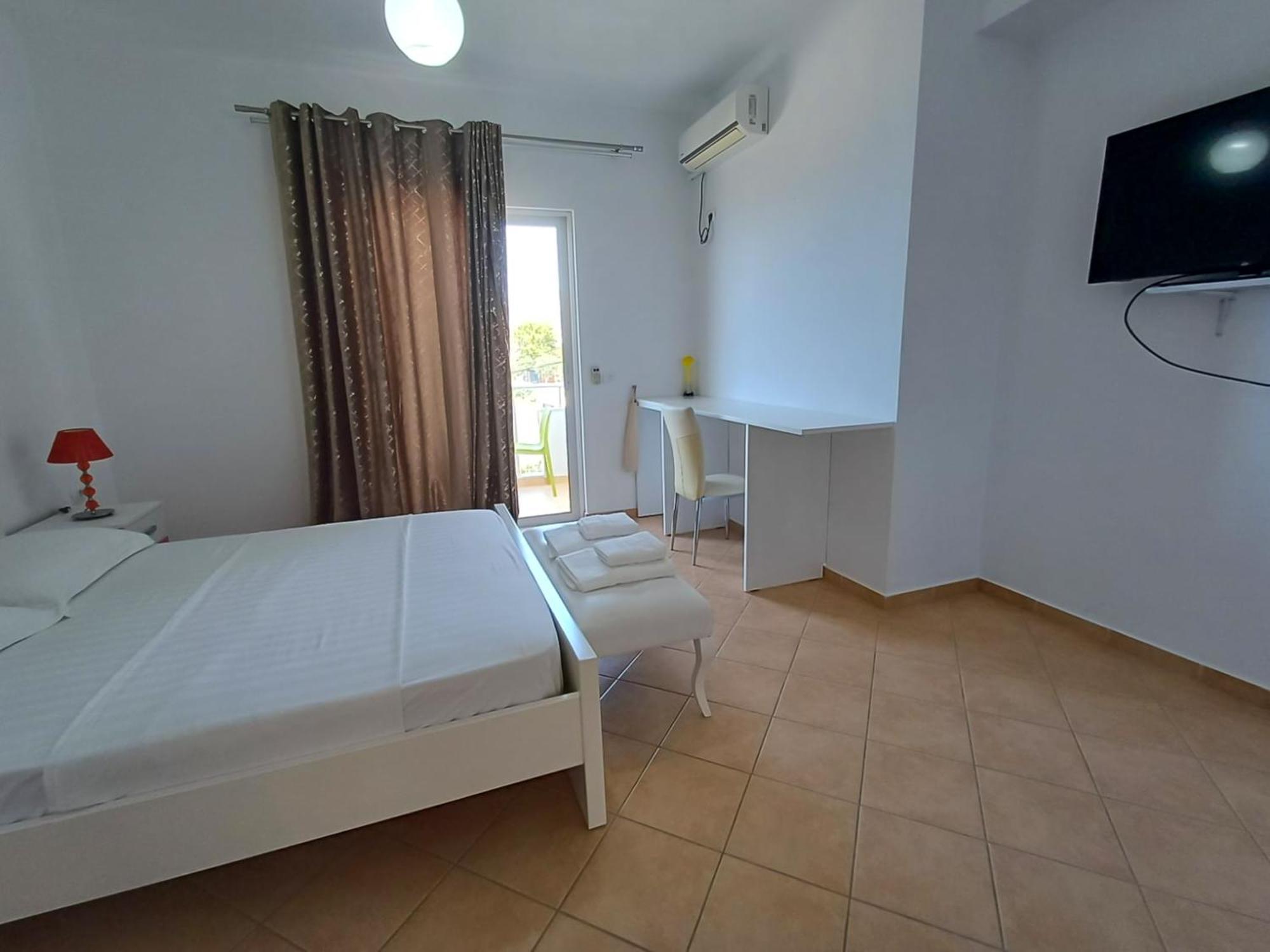 Hotel Sherifi Sarandë Esterno foto