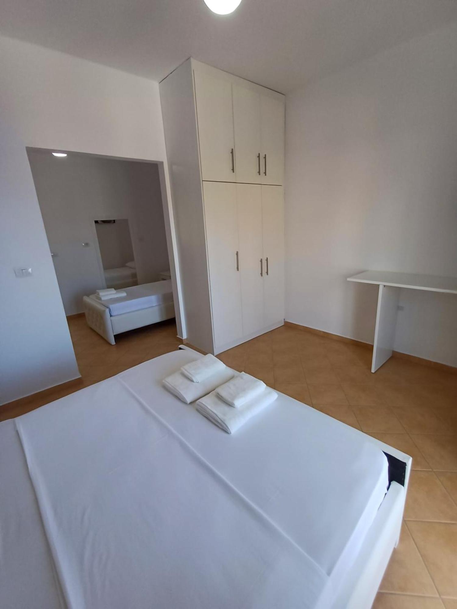 Hotel Sherifi Sarandë Esterno foto