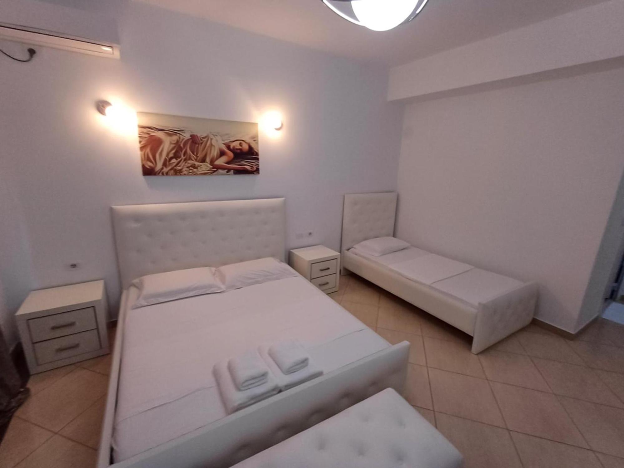 Hotel Sherifi Sarandë Esterno foto